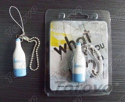 CalvinKlein是當(dāng)之無愧為全美最具知名度的時(shí)裝設(shè)計(jì)師。 卡文克萊公司