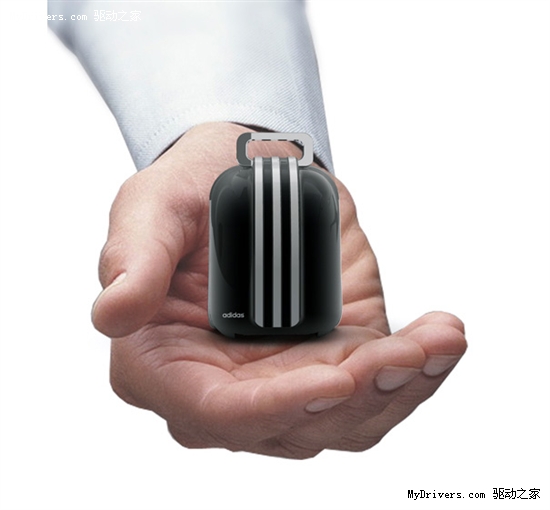 阿迪達(dá)斯&ldquo;旅行箱&rdquo;U盤亮相